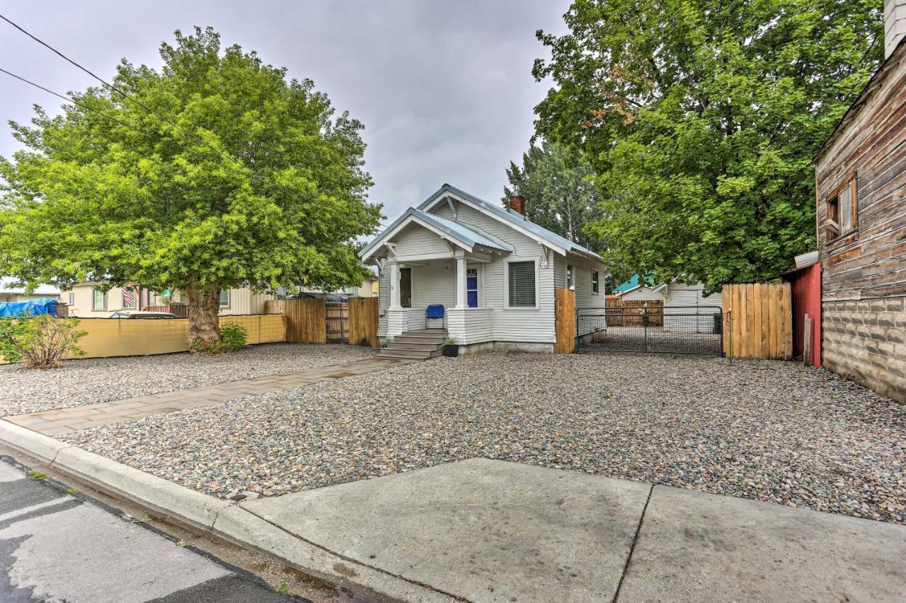Pet-Friendly Baker City Escape With Private Yard! Kültér fotó